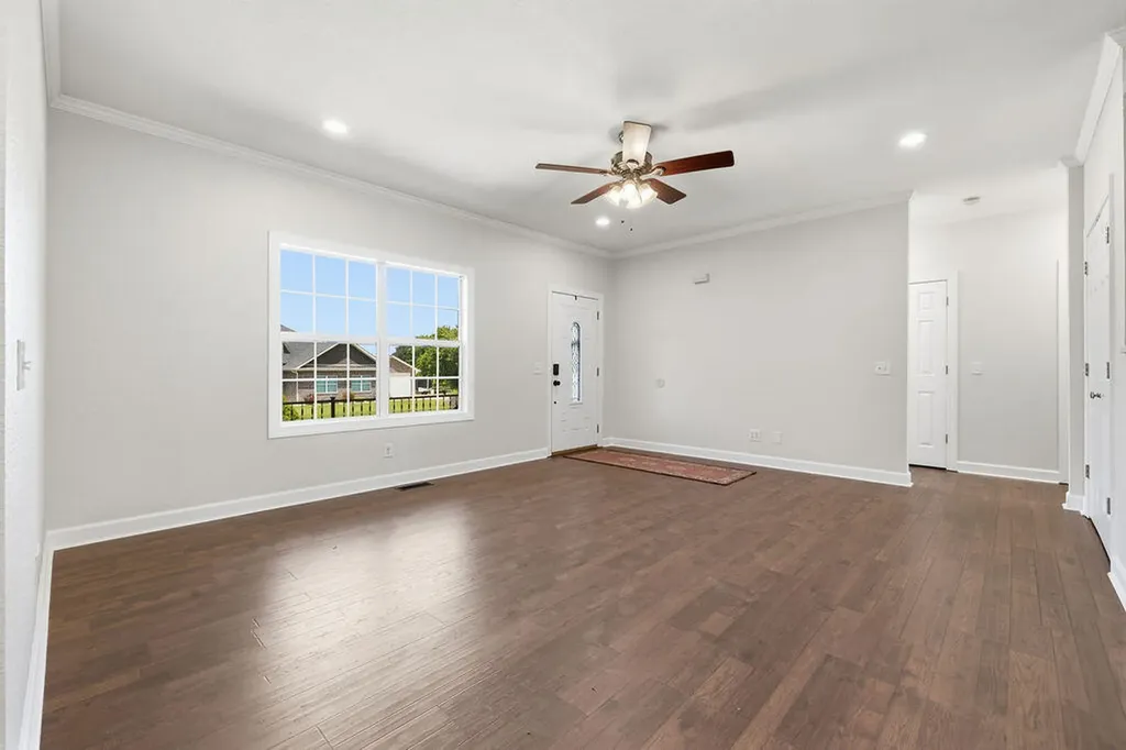 64 Drew Drive Murray KY 42071