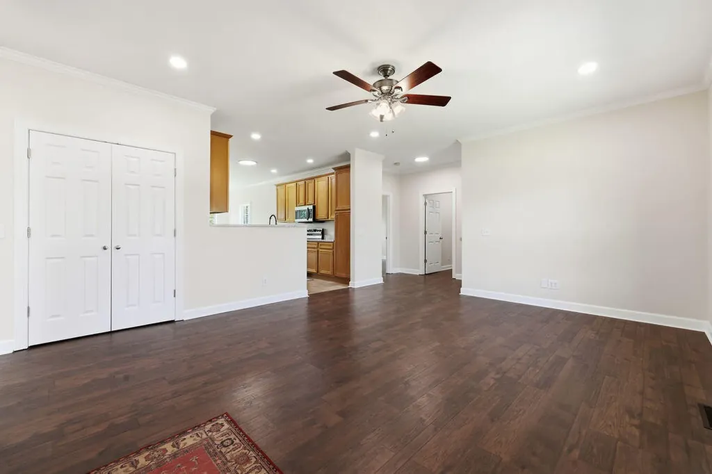 64 Drew Drive Murray KY 42071
