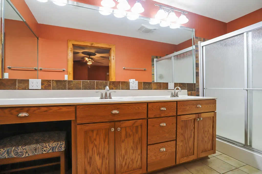 1386 Boatwright Trail Murray KY 42071