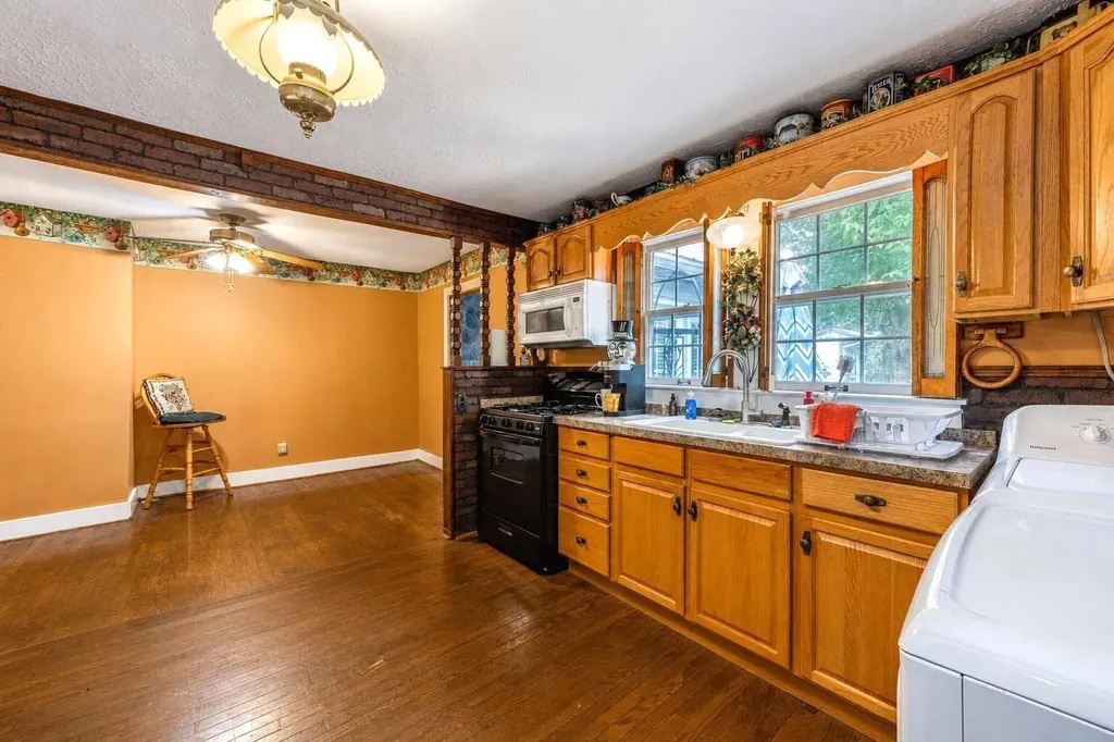 64 Horseshoe Drive Paris KY 40361