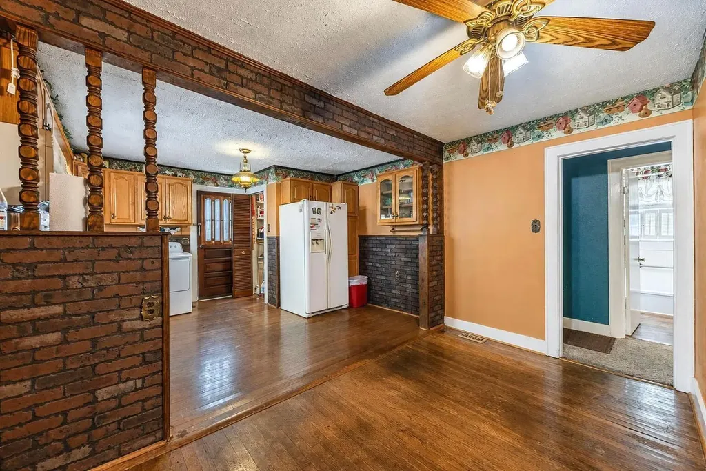 64 Horseshoe Drive Paris KY 40361