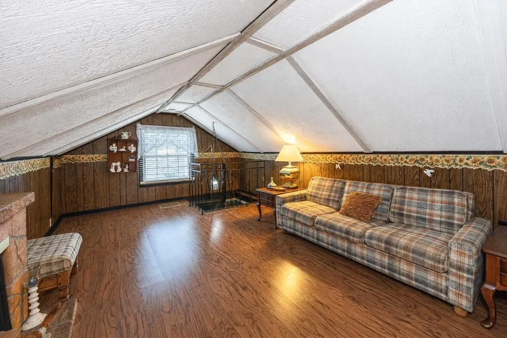 64 Horseshoe Drive Paris KY 40361