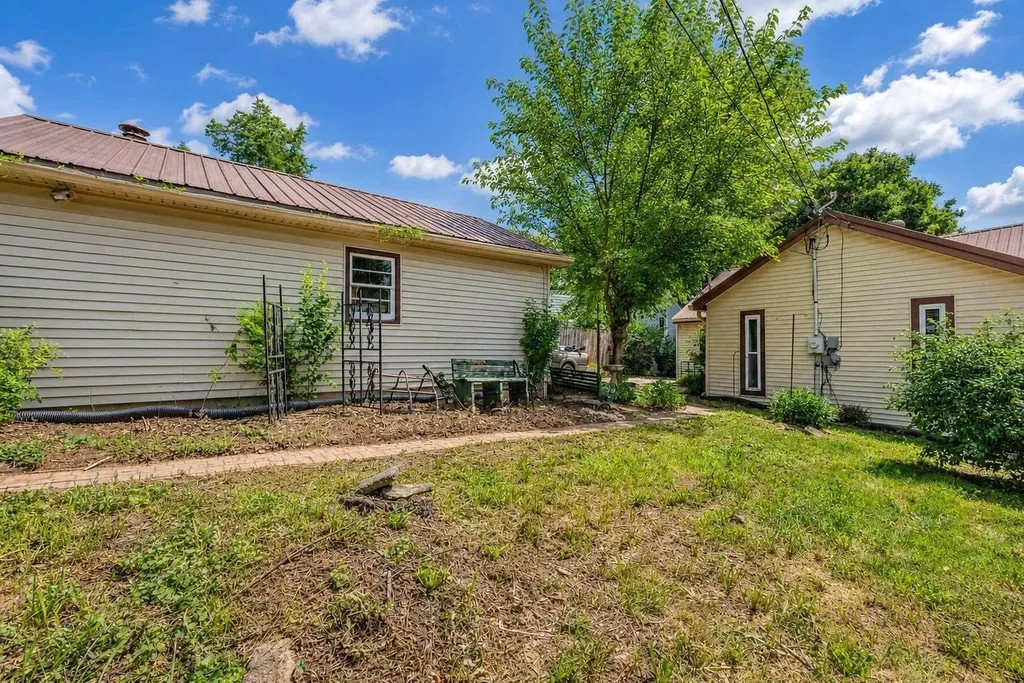 64 Horseshoe Drive Paris KY 40361