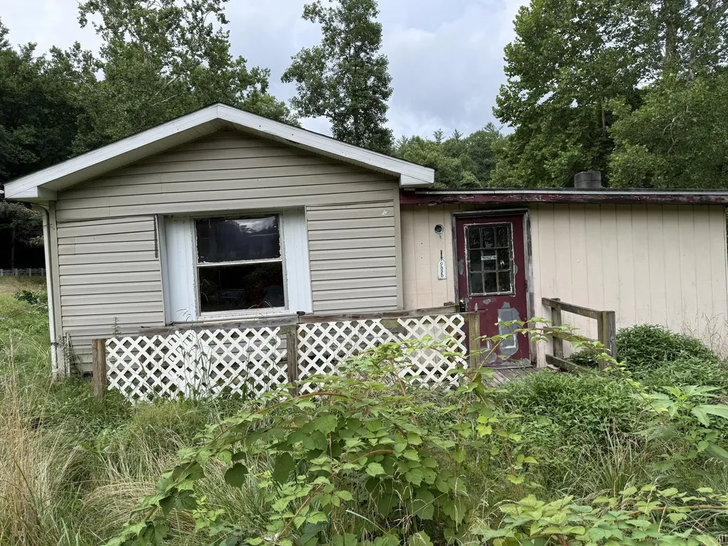 15872 Kentucky 38 Evarts KY 40828