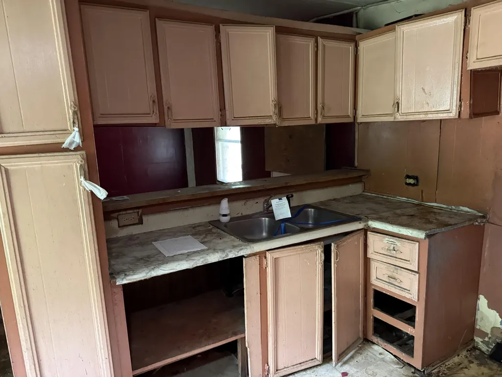 15872 Kentucky 38 Evarts KY 40828