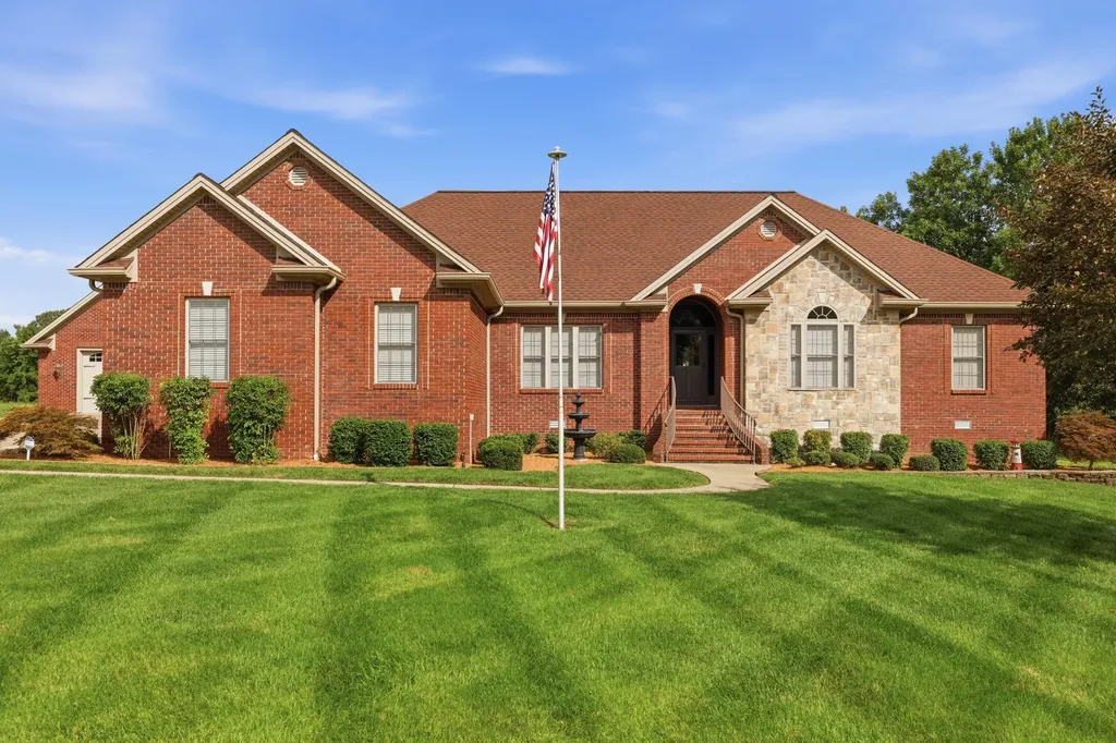 225 Larkspur Lane Paducah KY 42003