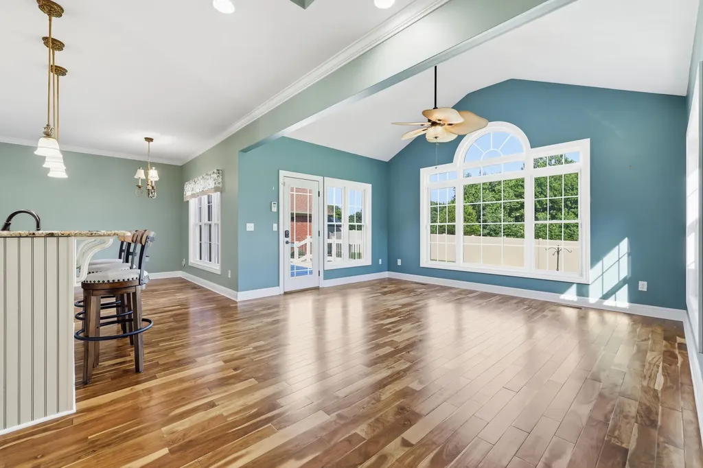 225 Larkspur Lane Paducah KY 42003
