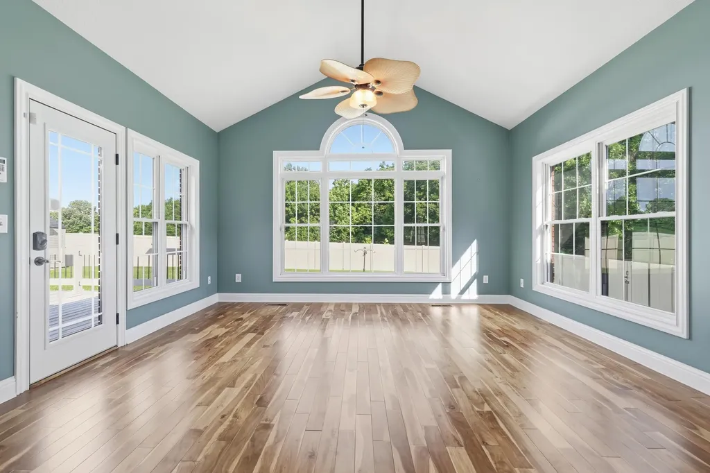 225 Larkspur Lane Paducah KY 42003