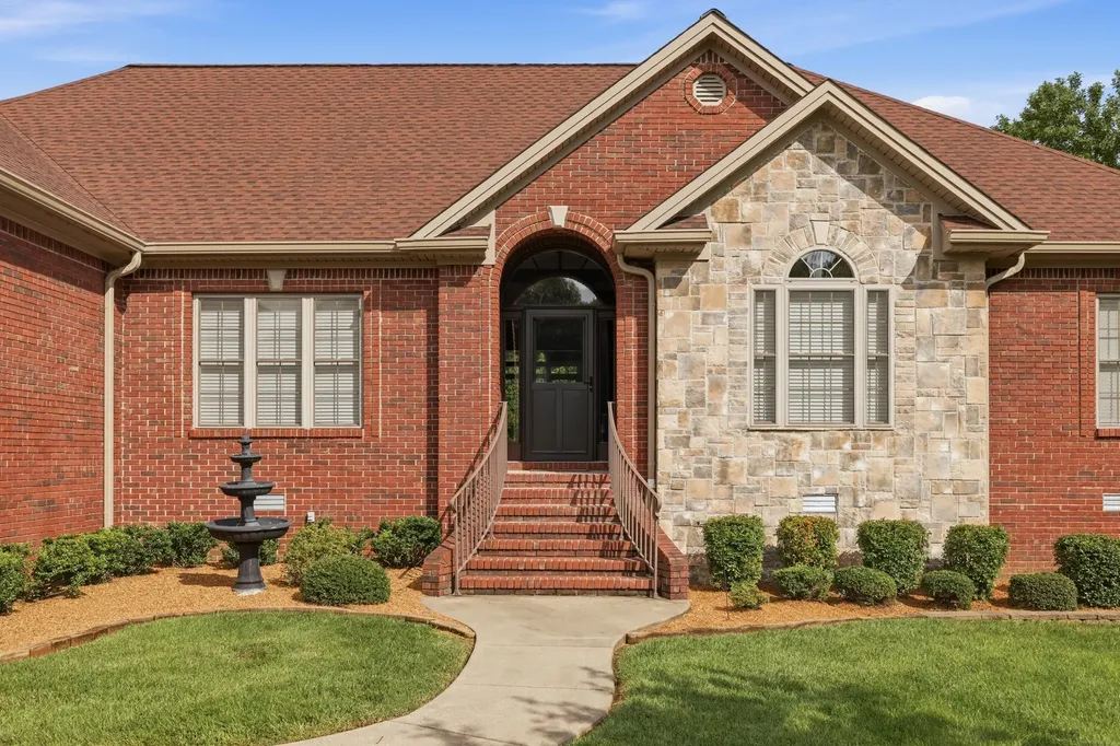 225 Larkspur Lane Paducah KY 42003