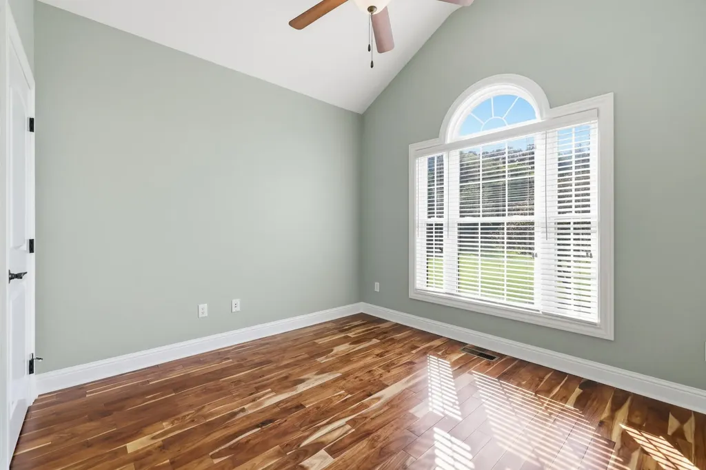 225 Larkspur Lane Paducah KY 42003