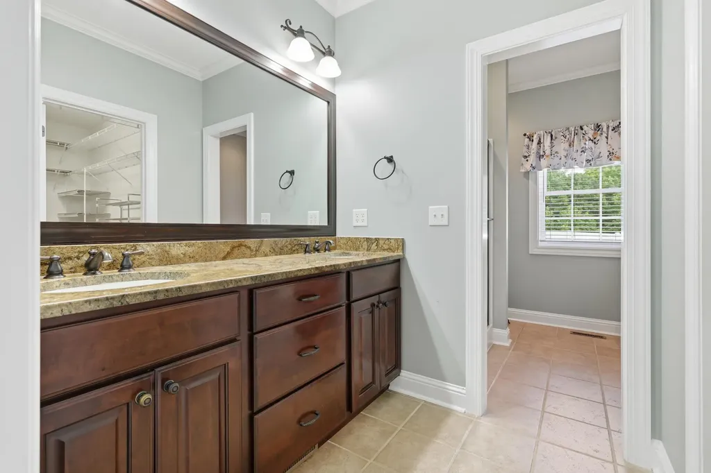 225 Larkspur Lane Paducah KY 42003