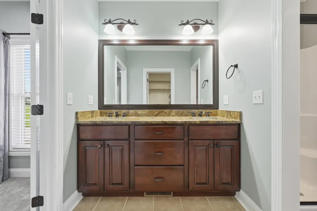 225 Larkspur Lane Paducah KY 42003