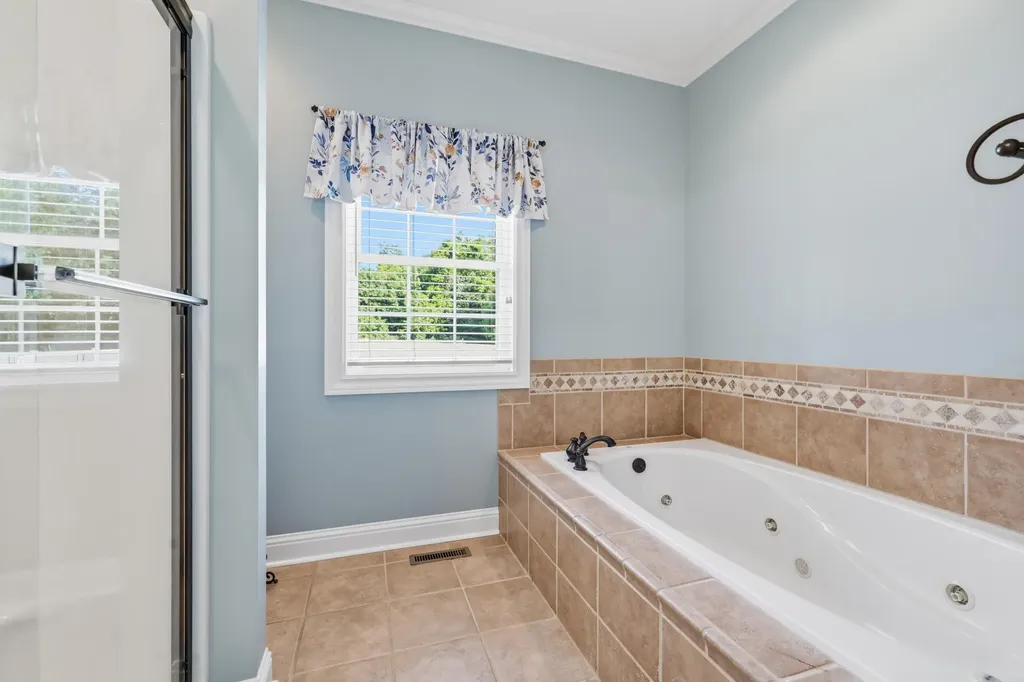 225 Larkspur Lane Paducah KY 42003