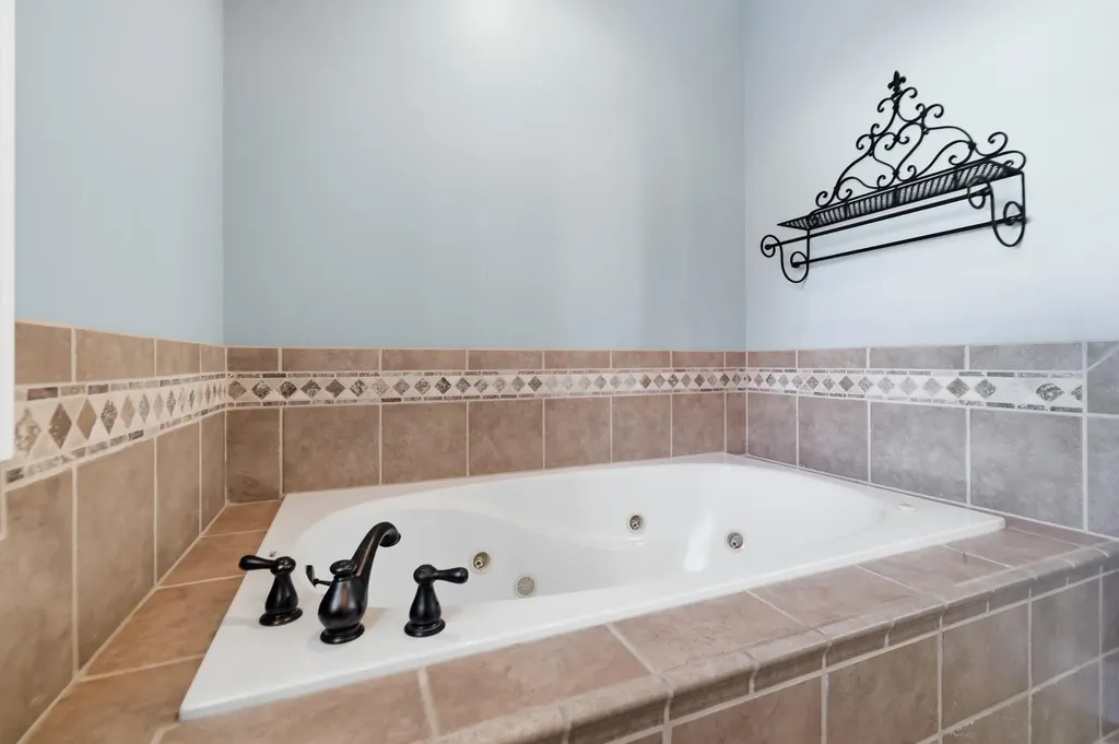 225 Larkspur Lane Paducah KY 42003