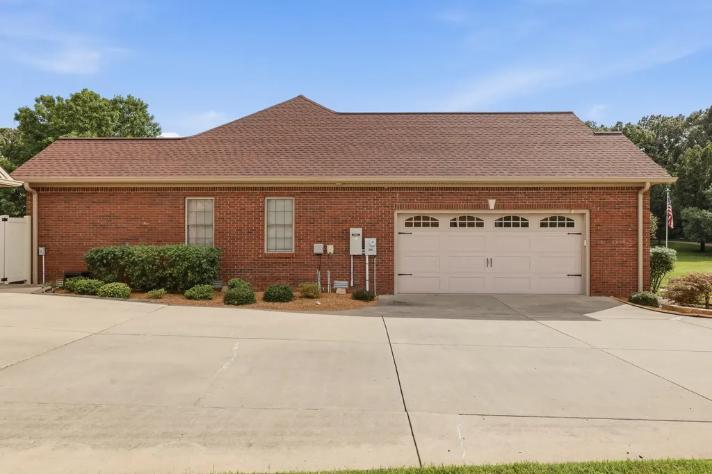 225 Larkspur Lane Paducah KY 42003