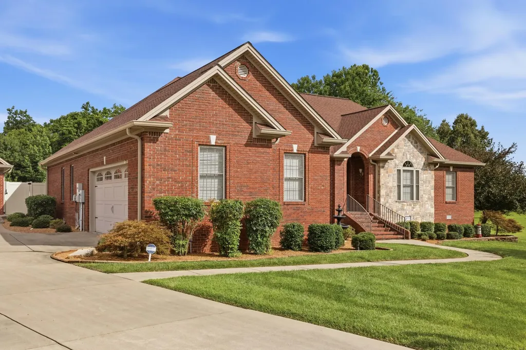 225 Larkspur Lane Paducah KY 42003