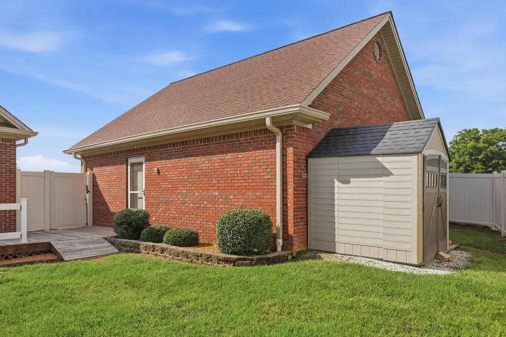 225 Larkspur Lane Paducah KY 42003