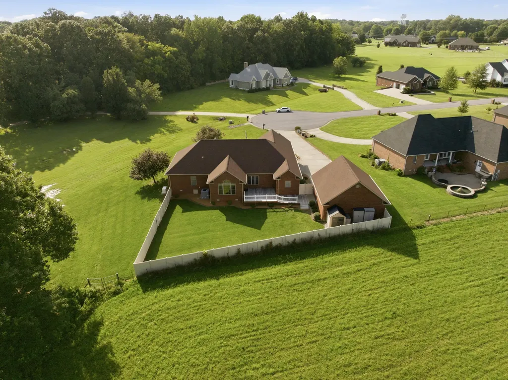 225 Larkspur Lane Paducah KY 42003