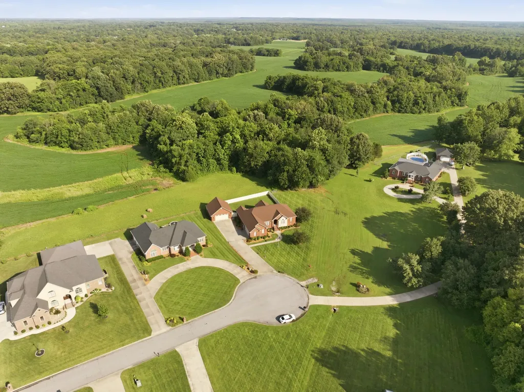 225 Larkspur Lane Paducah KY 42003