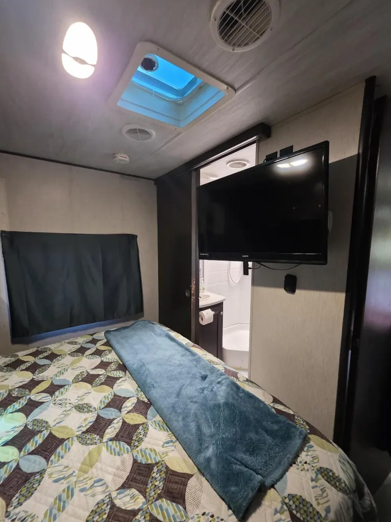 31 E 1st Street Gilbertsville KY 42044