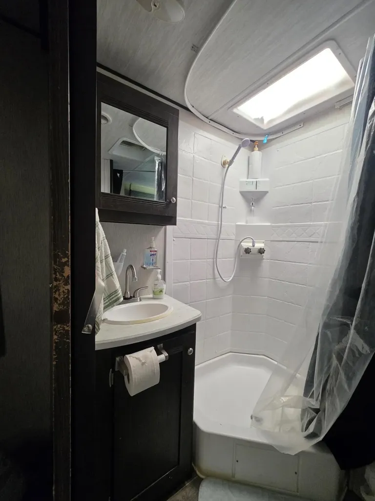 31 E 1st Street Gilbertsville KY 42044
