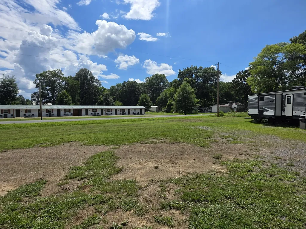 31 E 1st Street Gilbertsville KY 42044