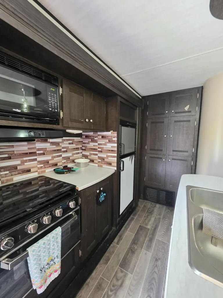 31 E 1st Street Gilbertsville KY 42044