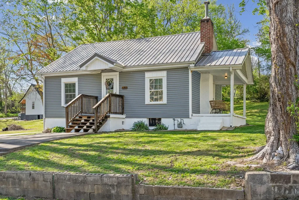 59 Perry Street Cadiz KY 42211