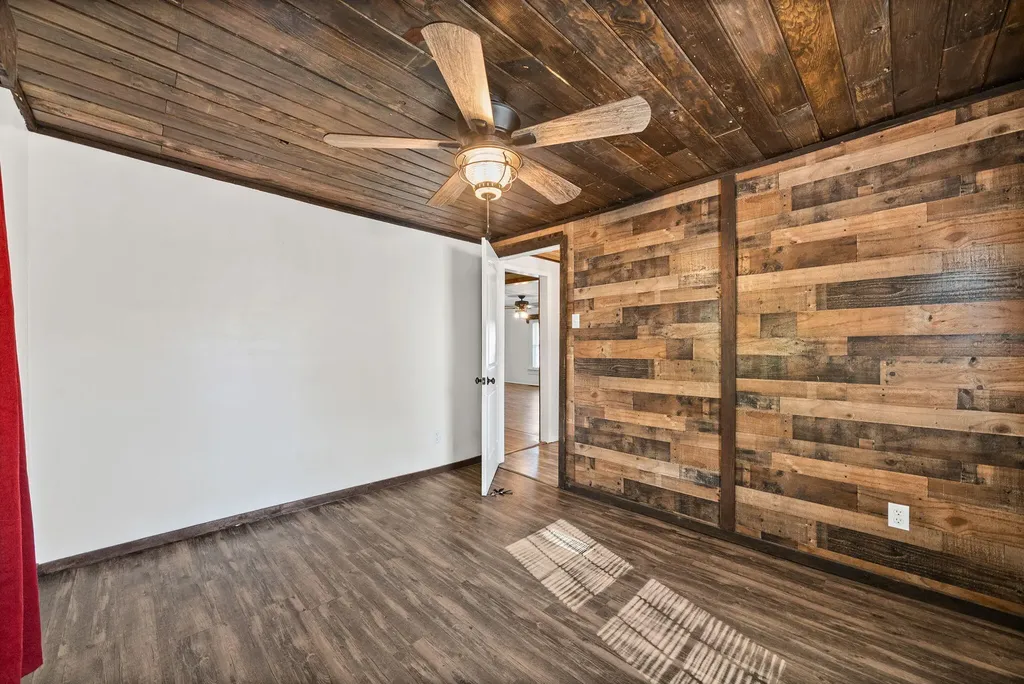 59 Perry Street Cadiz KY 42211