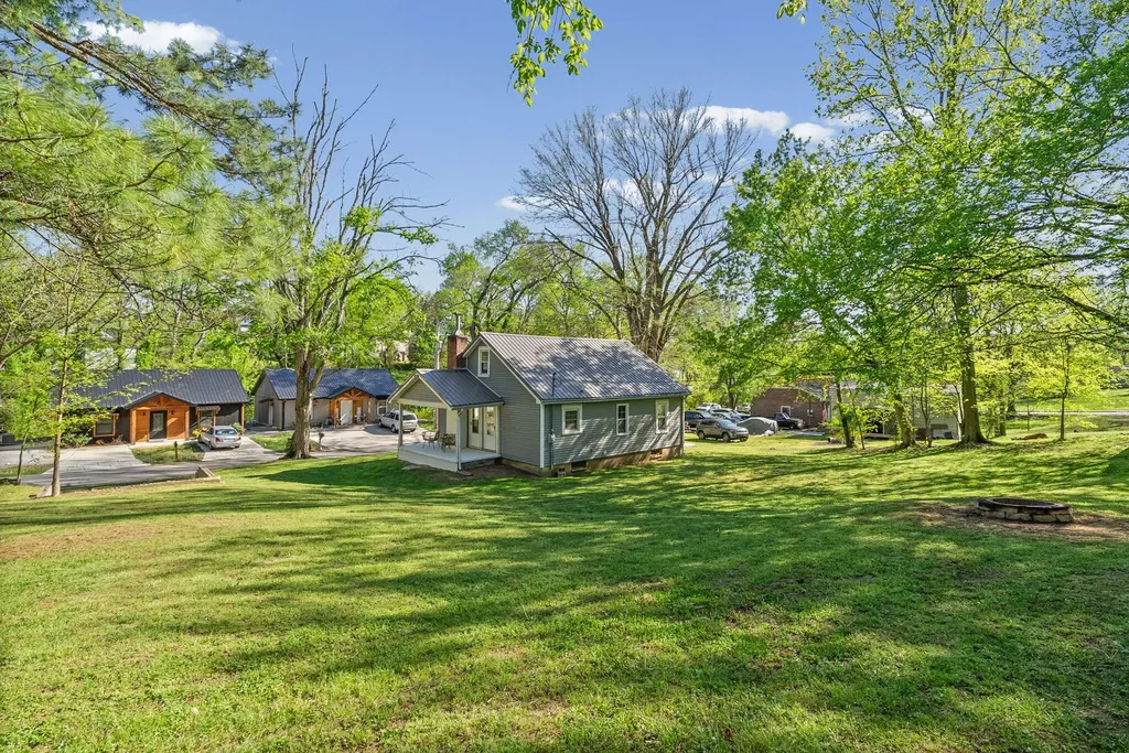 59 Perry Street Cadiz KY 42211