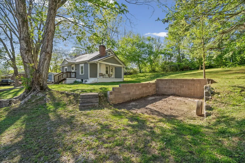 59 Perry Street Cadiz KY 42211
