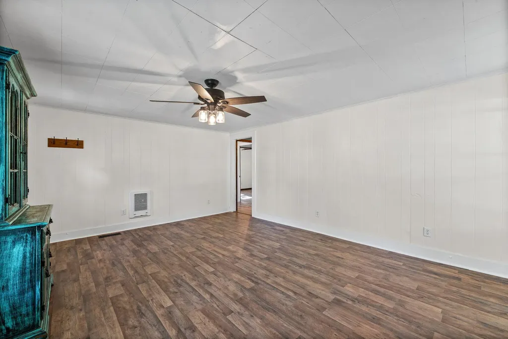 59 Perry Street Cadiz KY 42211