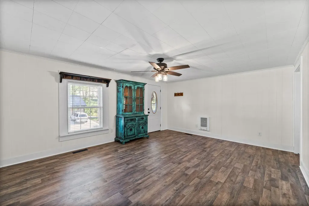 59 Perry Street Cadiz KY 42211