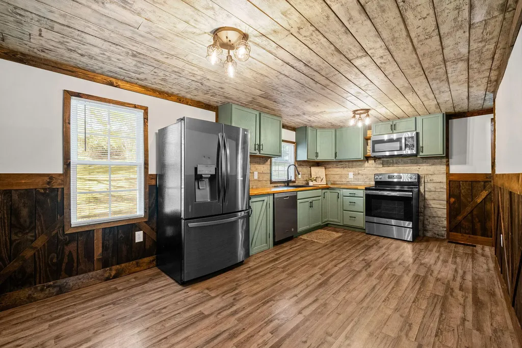 59 Perry Street Cadiz KY 42211