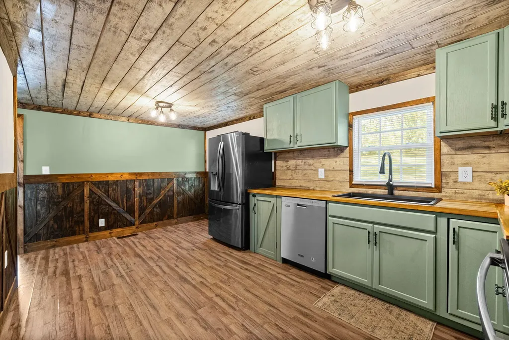 59 Perry Street Cadiz KY 42211