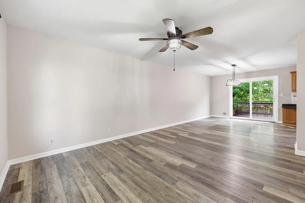 1336 Bonnie Blue Loop Lawrenceburg KY 40342