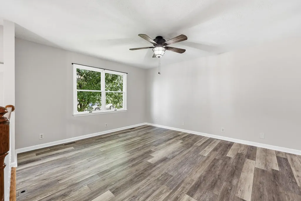 1336 Bonnie Blue Loop Lawrenceburg KY 40342
