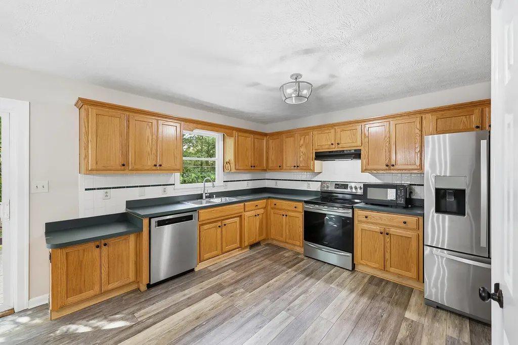 1336 Bonnie Blue Loop Lawrenceburg KY 40342