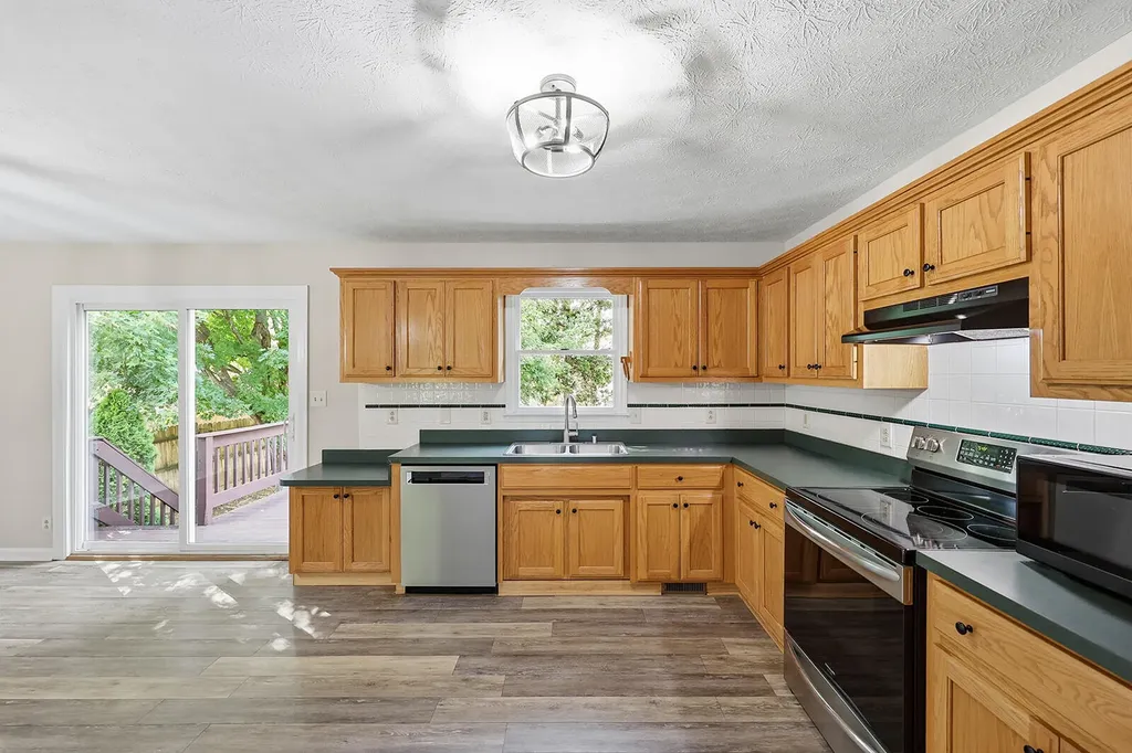 1336 Bonnie Blue Loop Lawrenceburg KY 40342