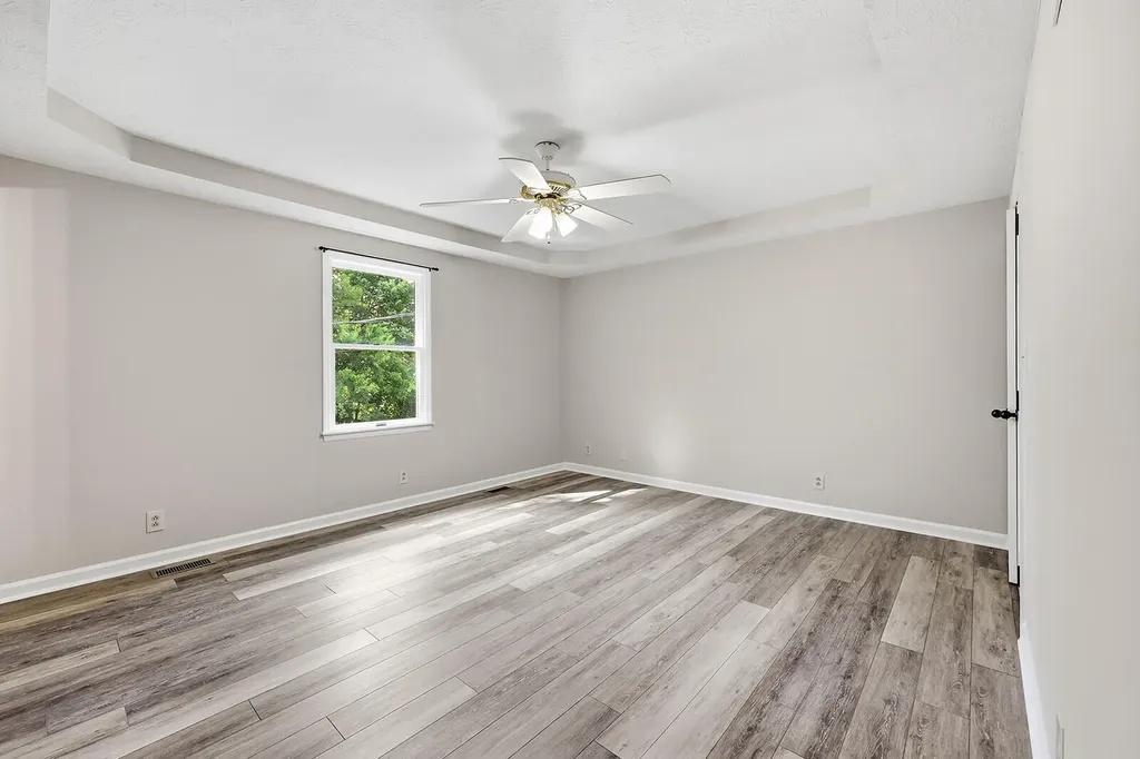 1336 Bonnie Blue Loop Lawrenceburg KY 40342