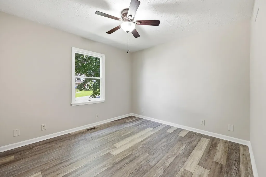 1336 Bonnie Blue Loop Lawrenceburg KY 40342