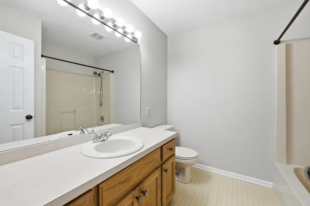 1336 Bonnie Blue Loop Lawrenceburg KY 40342