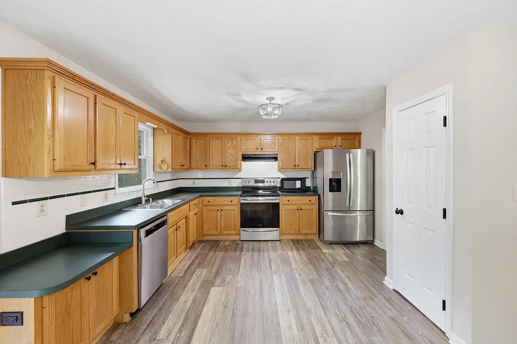 1336 Bonnie Blue Loop Lawrenceburg KY 40342