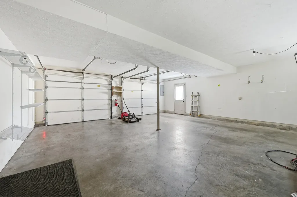 1336 Bonnie Blue Loop Lawrenceburg KY 40342