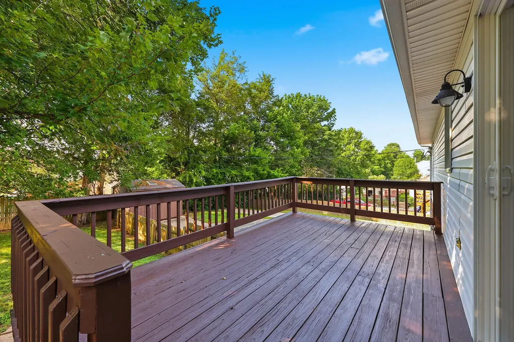 1336 Bonnie Blue Loop Lawrenceburg KY 40342