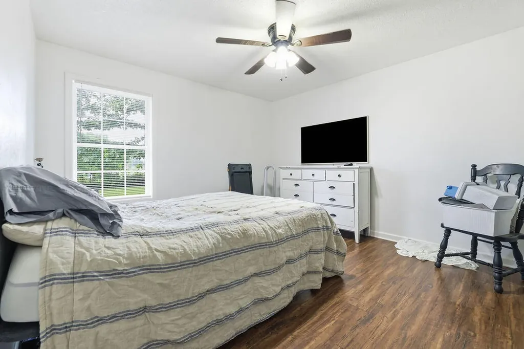 1326 Diuguid Drive Murray KY 42071