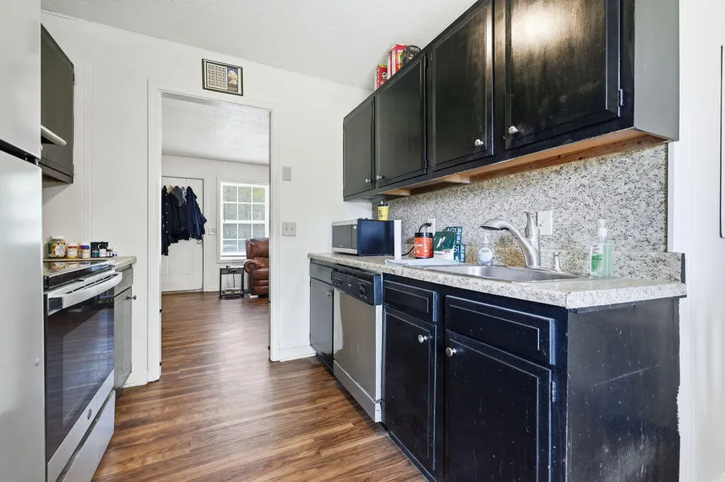 1326 Diuguid Drive Murray KY 42071