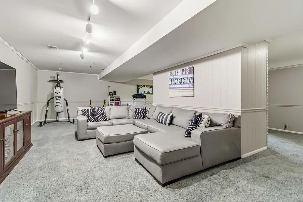 3130 Montavesta Road Lexington KY 40502