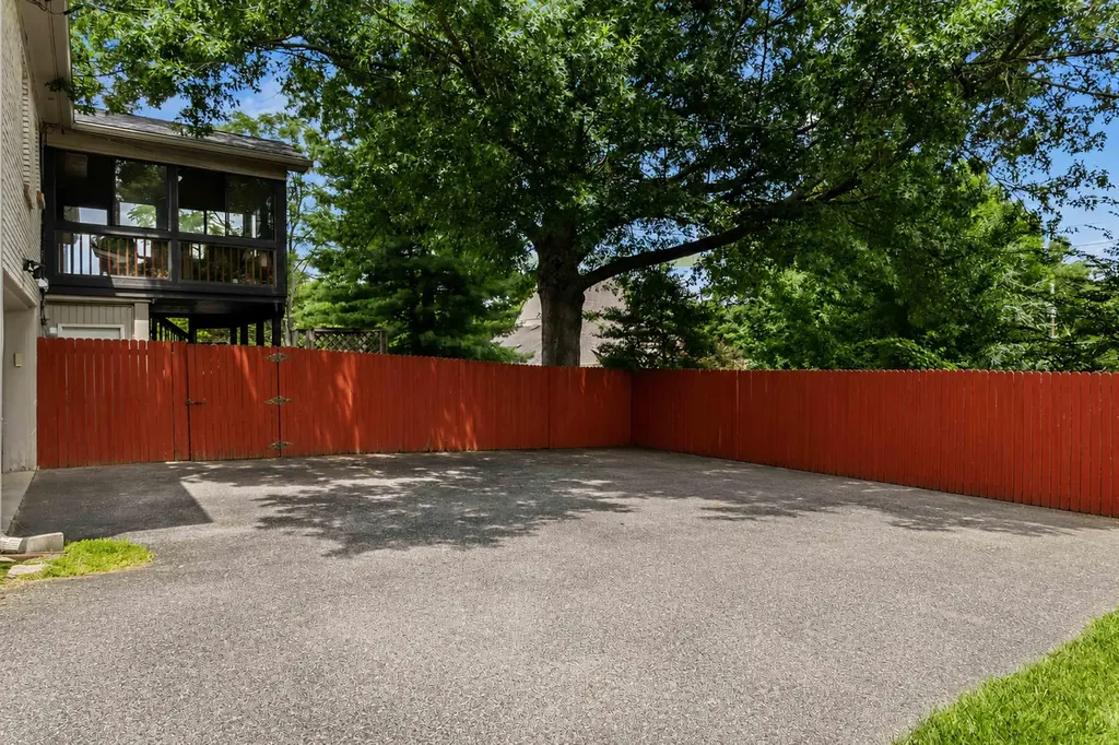 3130 Montavesta Road Lexington KY 40502