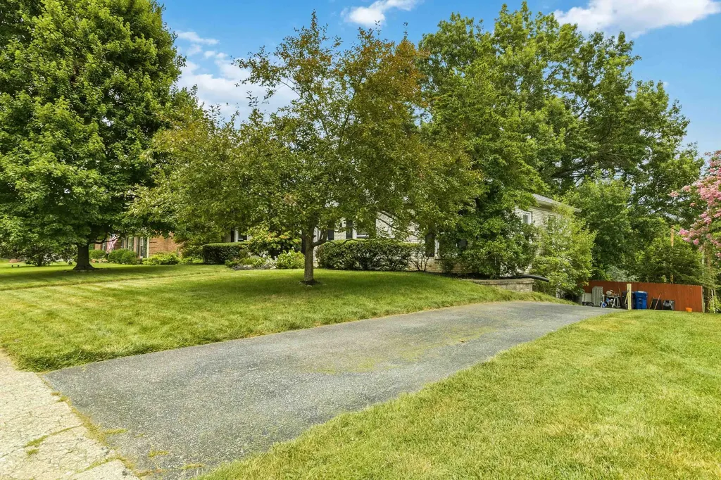 3130 Montavesta Road Lexington KY 40502